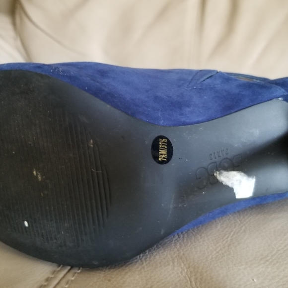 BCBG suede shoes - Picture 5 of 7